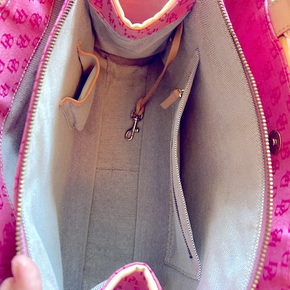 EUC Dooney & Bourke bag & accessories 4pc. set in colors fuchsia & pink π - Picture 3 of 15